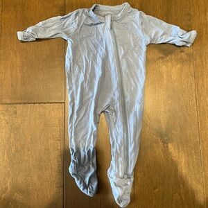 Kyte Baby Footed zipper onesie Size Newborn